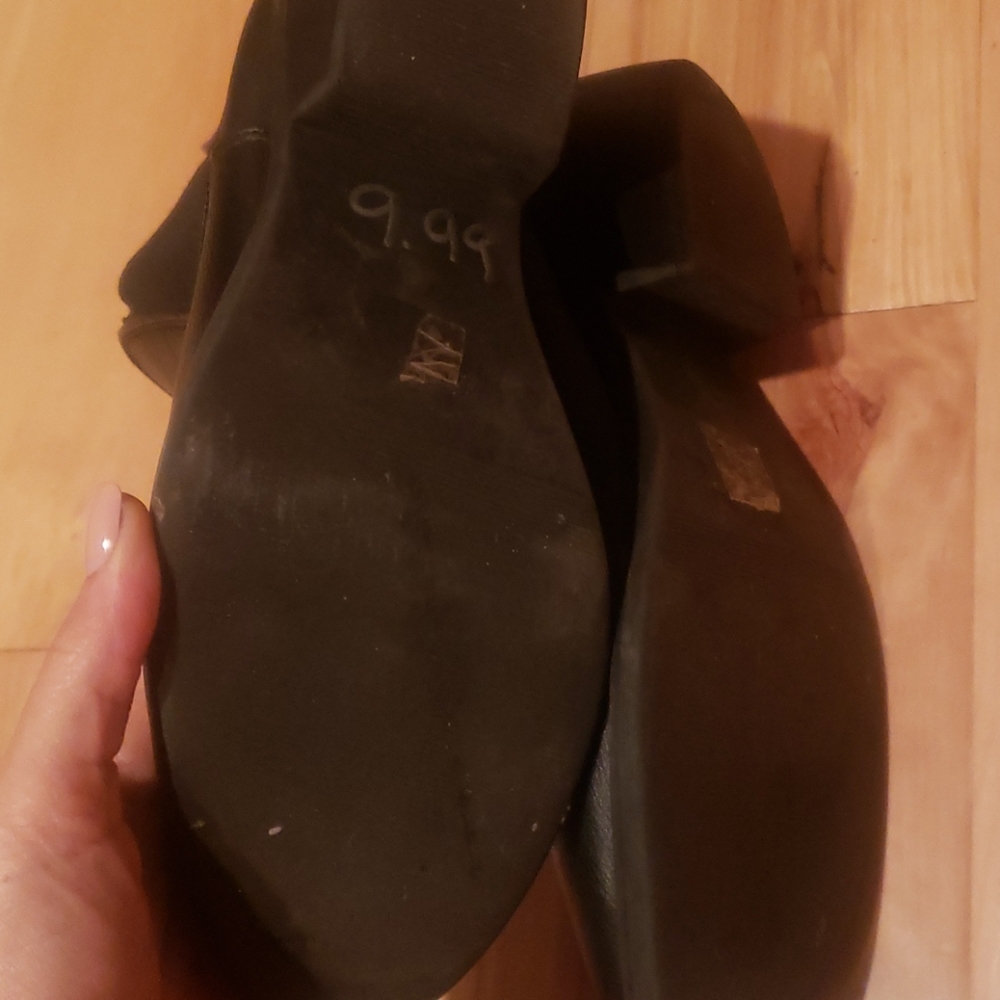 Shoes - Picture 3 of 3